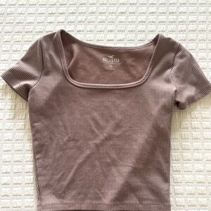 Hollister Women's Short Sleeve Ribbed Top in Brown